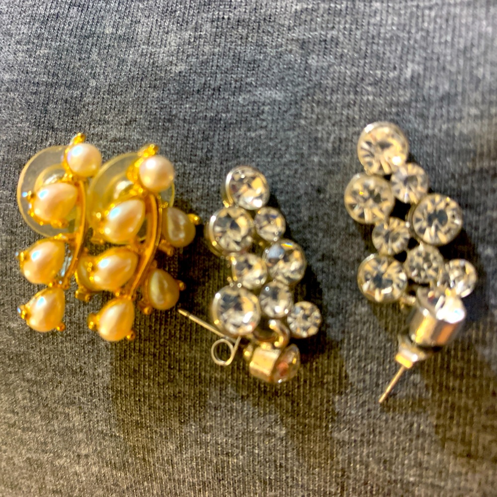 Pierced earrings pearl dangle and artificial rhinestones-gemstone/earrings